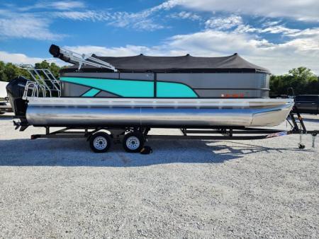 Used 2023 Crest CLASSIC LX 240 SLC TRITOON (200 HP MERCURY) (48 HOURS)'''' MY LOST YOUR GAIN''''CALL PAT 417-366-441