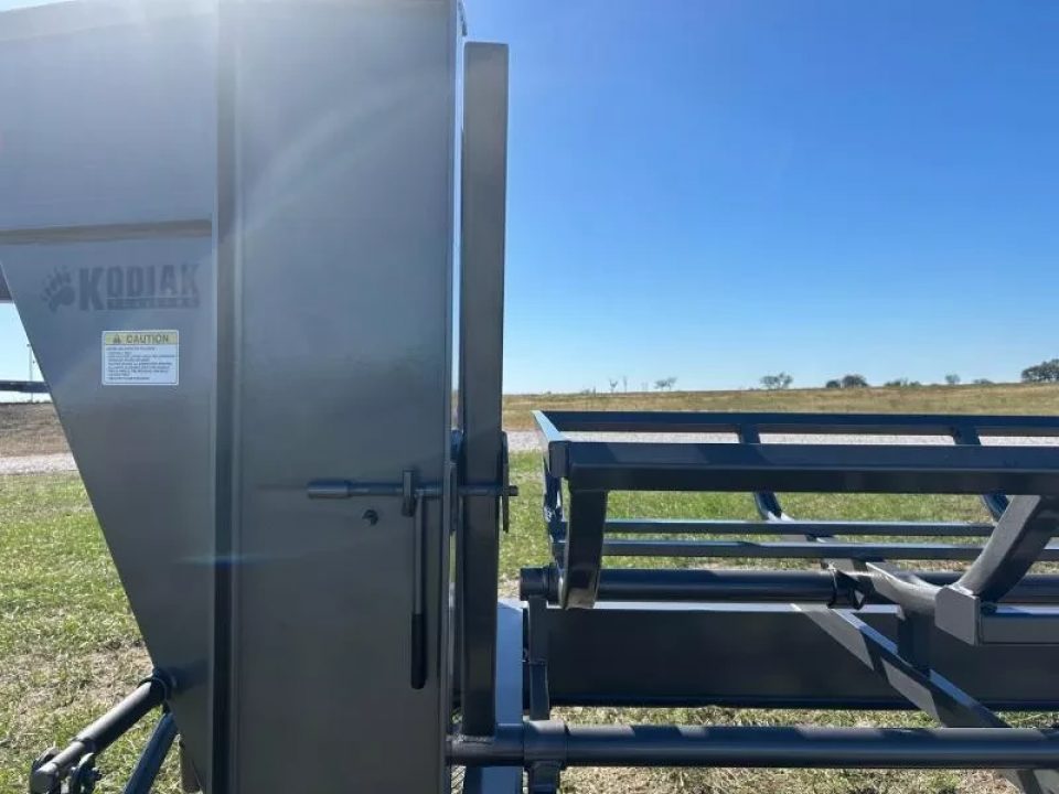 New 2026 Kodiak Tandem 12K GN 36' Hay Trailer