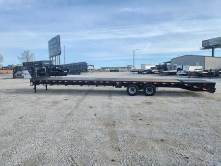 Used 2017 Load Trail 102" x 40' Heavy Duty Gooseneck 2-12,000 lb Axles w/Under Frame Bridge / DISC BRAKES
