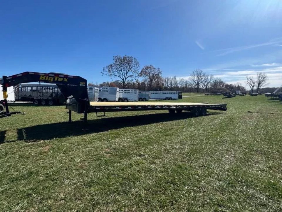 New 2026 Big Tex Trailers 102x40 Tandem 15.9K GN 5FT DOVE STAND UP RAMPS