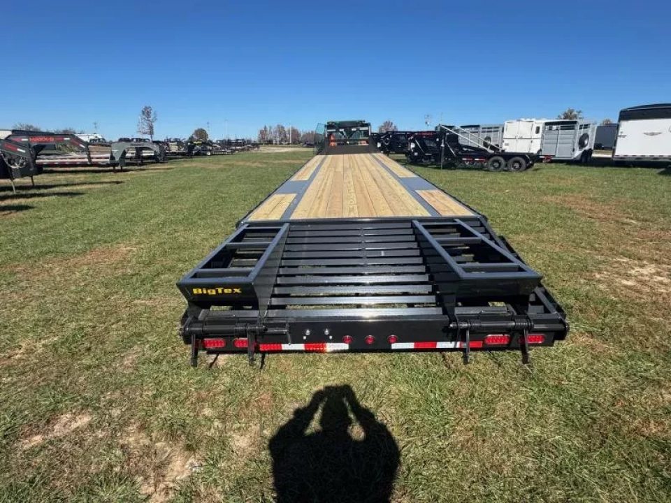 New 2026 Big Tex Trailers 102x40 Tandem 15.9K GN 5FT DOVE STAND UP RAMPS