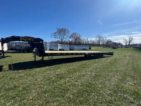 New 2026 Big Tex Trailers 102x40 Tandem 15.9K GN 5FT DOVE STAND UP RAMPS