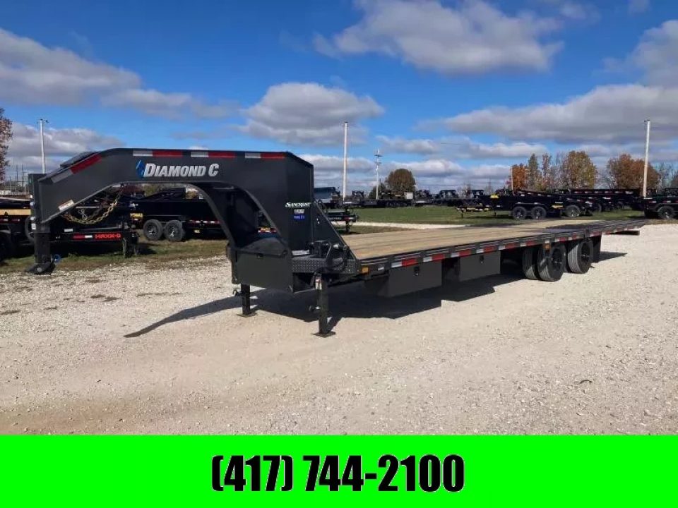 New 2026 Diamond C Trailers 102X32 TANDEM 25.9K GN HYDROTAIL W/ BLACKWOOD RUNNERS, SOLAR CHARGER & 14 PLY TIRES
