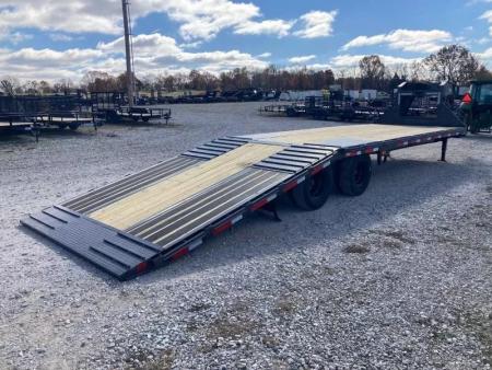 New 2026 Diamond C Trailers 102X32 TANDEM 25.9K GN HYDROTAIL W/ BLACKWOOD RUNNERS, SOLAR CHARGER & 14 PLY TIRES