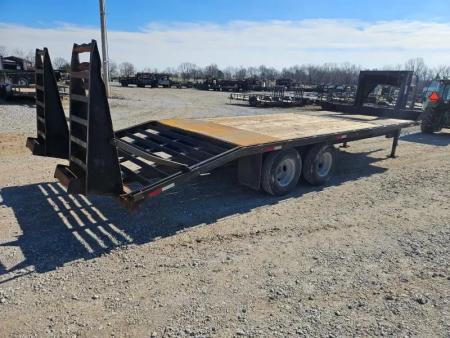 Used 2005 Pinnacle Fabricating, LLC 102X25 TANDEM DUAL GOOSENECK FLATBED W/10K AXLES & 5' SELF CLEAN DOVE