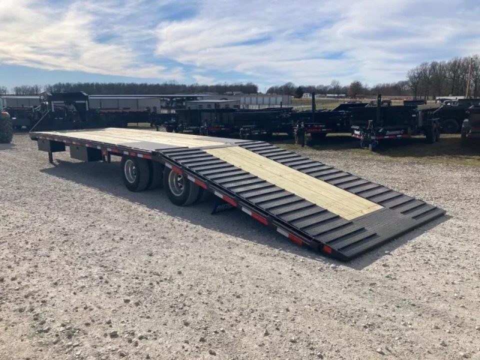 New 2026 Diamond C Trailers 102X35 TANDEM 25.9K GN HYDROTAIL W/ HYDROJACKS, STEEL RUNNERS, 60" SPREAD & DISC BRAKES