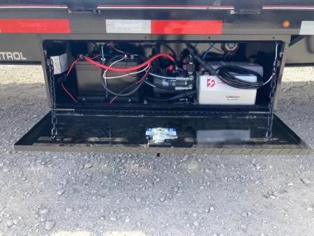 New 2026 Diamond C Trailers 102X35 TANDEM 25.9K GN HYDROTAIL W/ HYDROJACKS, STEEL RUNNERS, 60" SPREAD & DISC BRAKES