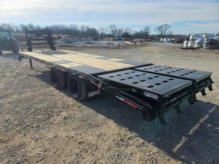 New 2026 Legend Trailers 102X25 TANDEM DUAL LO-PRO GOOSENECK W/10K AXLES RETRACTABLE STEPS & MAX RAMPS