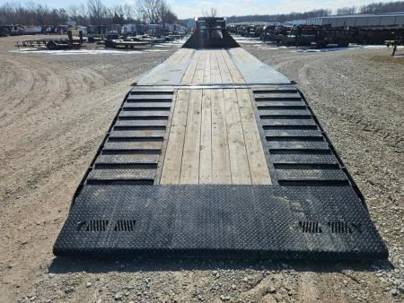 Used 2026 Iron Bull 102x34 TANDEM LO-PRO GOOSENECK W/10K AXLES 9FT HYDROTAIL CLETED & HYDROJACKS
