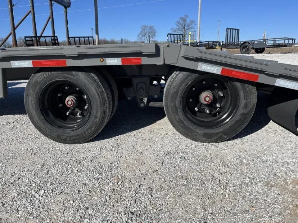 New 2026 Diamond C Trailers 102x32 40K FMAX216 Pacesetter Hydro tail w/ Hydro Jacks/ 17.5 18ply Tires/ Elec/Hydro Brakes