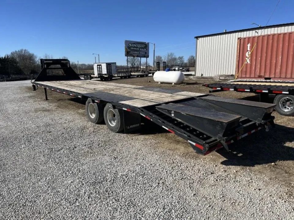 Used 2018 Lamar Trailers 102x32 23.9K w/ Folding Ramps/ 14ply Tires/ Frame Bridging/ Torque Tube