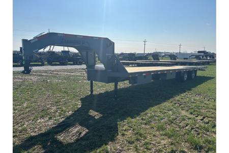New 2026 Diamond C 102x35 Tandem 25.9 GN Pacesetter Hydrotail w/ EOH Brakes & Hydraulic Jacks