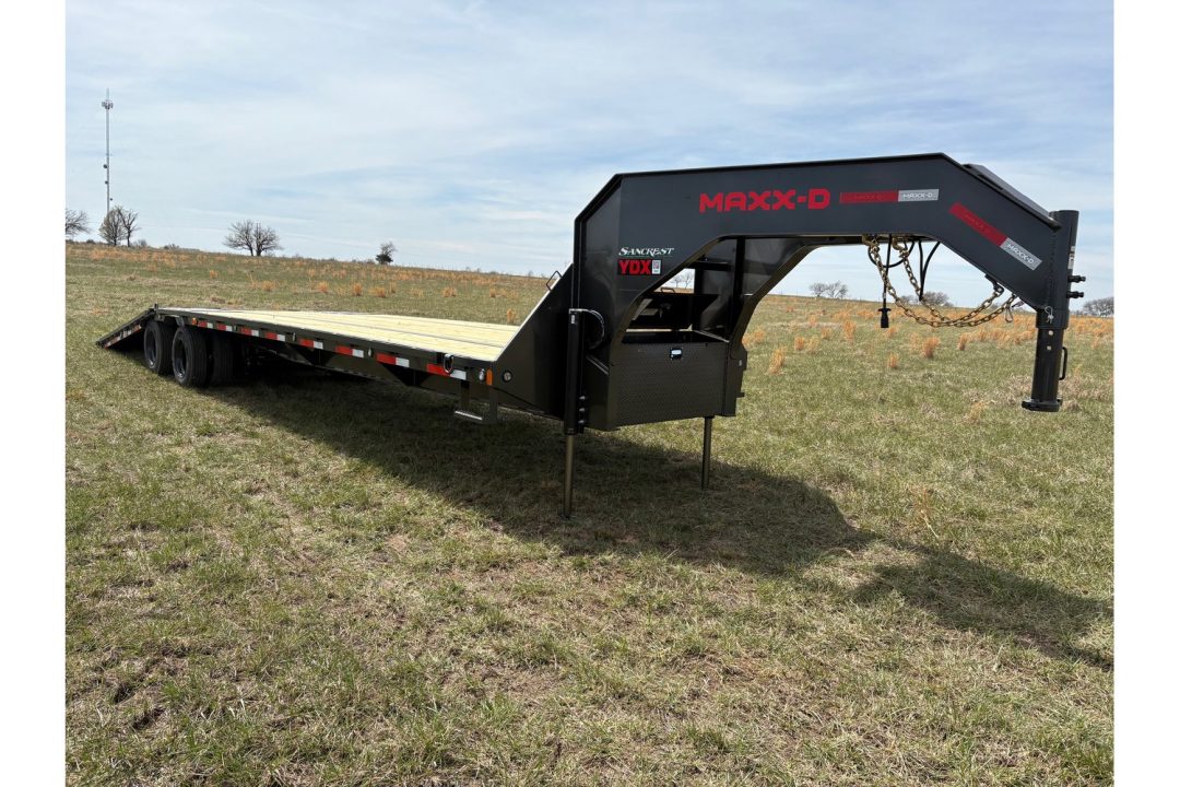 New 2026 MAXX-D 102x36 Tandem 25.9K GN Hydrotail W/15K Axles, Hydro Jacks, & Wireless Remote