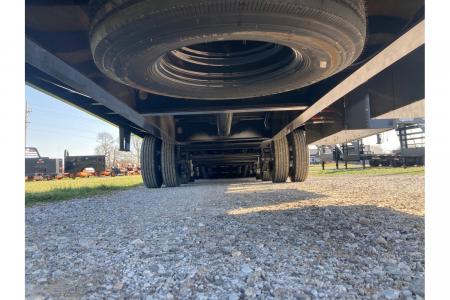 New 2026 Diamond C Trailers 102x30 TANDEM 25.9K GN HYDROTAIL W/ BLACKWOOD RUNNERS, HYDROJACKS, DISC BRAKES & WIRELESS REMOTE