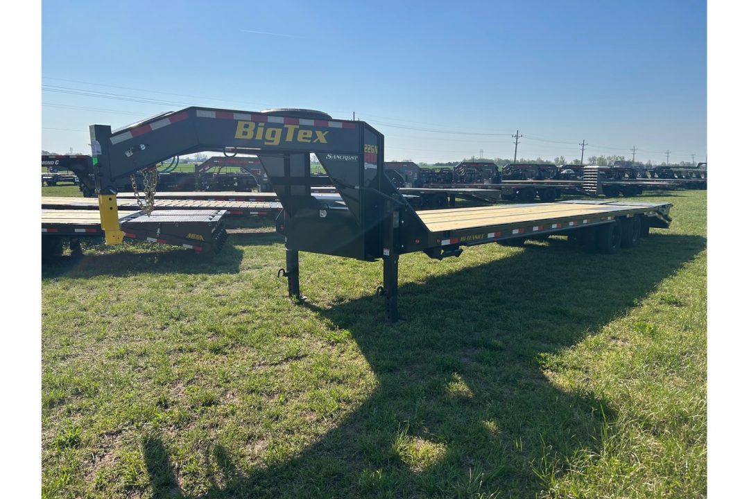 New 2026 Big Tex 102x33 Tandem 23.9K GN Flatbed w/ Sliding Ratchet Rail, 2-Speed Jacks, & Load Lights