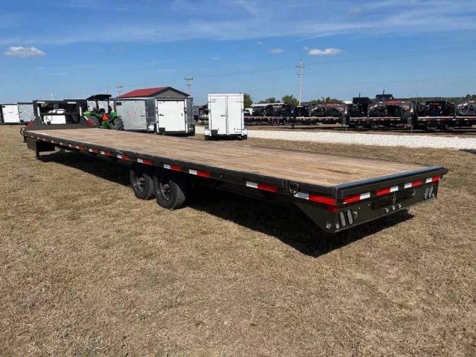 New 2026 MAXX-D 102x40 Tandem 12K GN Straight Deck w/ Slide In Ramps