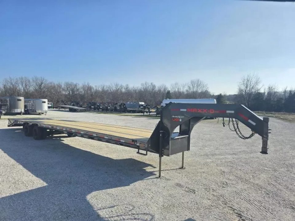 New 2026 MAXX-D 102 X 40 LHX TANDEM GN W/ 5' DOVE/ MAX RAMPS/ HYDRO JACKS/ TORQUE TUBE/ 2-16K AXLES
