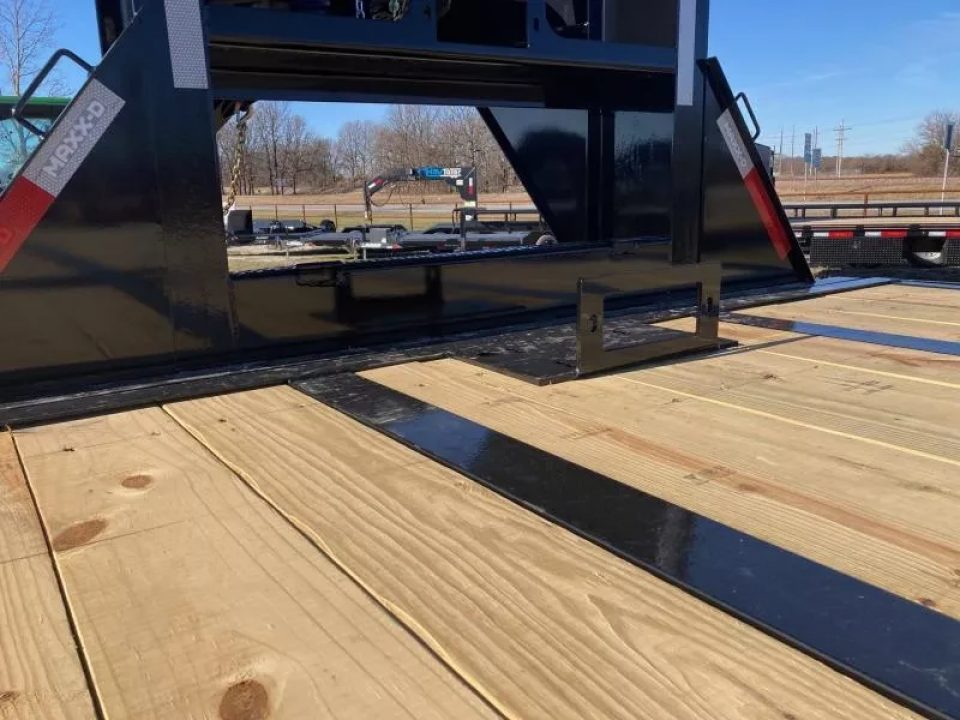 New 2026 MAXX-D 102X30 TANDEM 25K GN FULL TILT W/ HYDROJACKS, WINCH PLATE & WIRELESS REMOTE