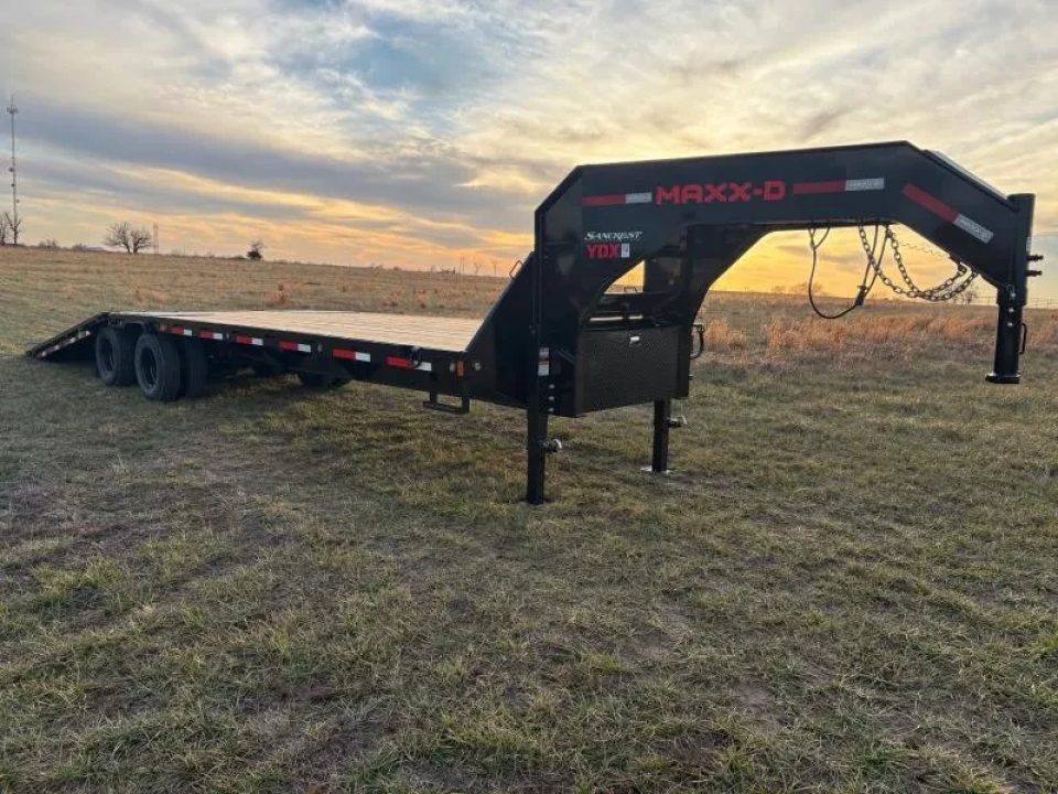 New 2026 MAXX-D 102x32 Tandem 25K GN Hydrotail W/ Blackwood Runners & 12' Tail