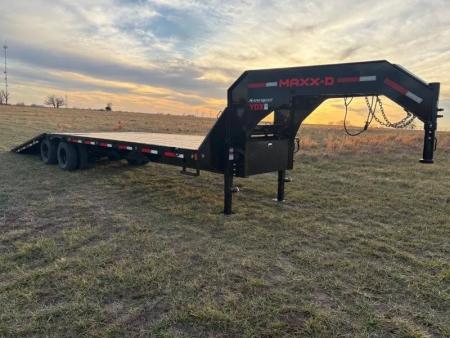 New 2026 MAXX-D 102x32 Tandem 25K GN Hydrotail W/ Blackwood Runners & 12' Tail