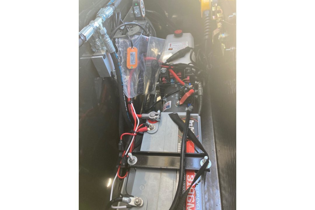 New 2026 MAXX-D 102x40 TANDEM 40K GN HYDROTAIL W/ BLACKWOOD RUNNERS, HYDROJACKS, DISC BRAKES & WIRELESS REMOTE