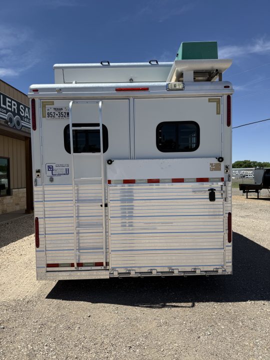 Used 2007 Bloomer THE EVOLUTION Horse Trailer