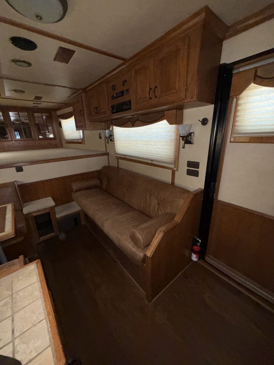 Used 2007 Bloomer THE EVOLUTION Horse Trailer