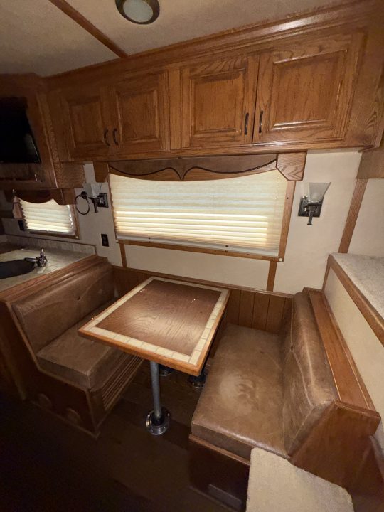 Used 2007 Bloomer THE EVOLUTION Horse Trailer