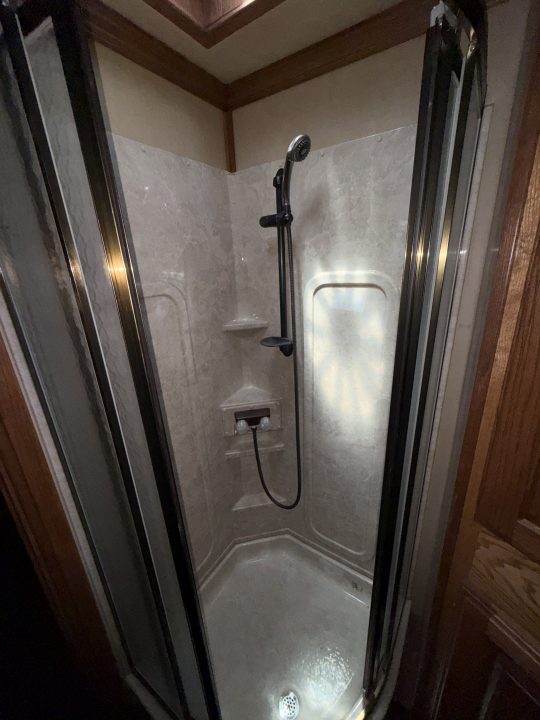 Used 2007 Bloomer THE EVOLUTION Horse Trailer