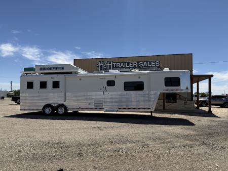 Used 2007 Bloomer THE EVOLUTION Horse Trailer