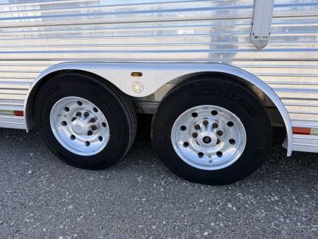 Used 2007 Bloomer THE EVOLUTION Horse Trailer