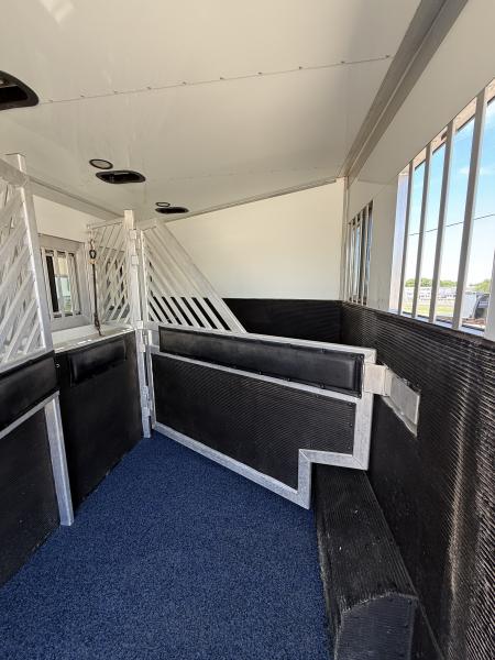 Used 2007 Bloomer THE EVOLUTION Horse Trailer
