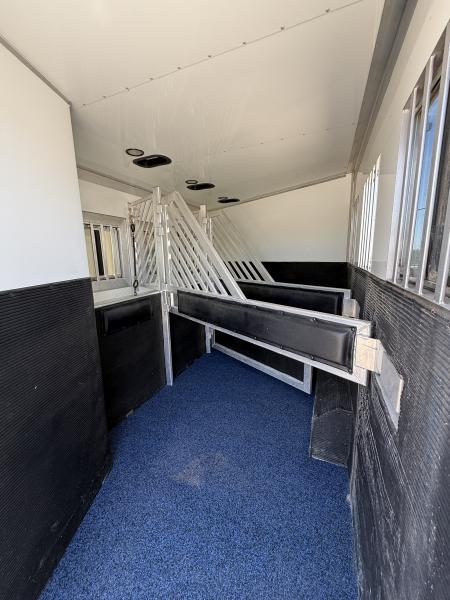 Used 2007 Bloomer THE EVOLUTION Horse Trailer