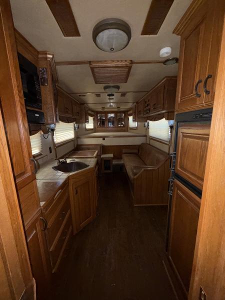 Used 2007 Bloomer THE EVOLUTION Horse Trailer