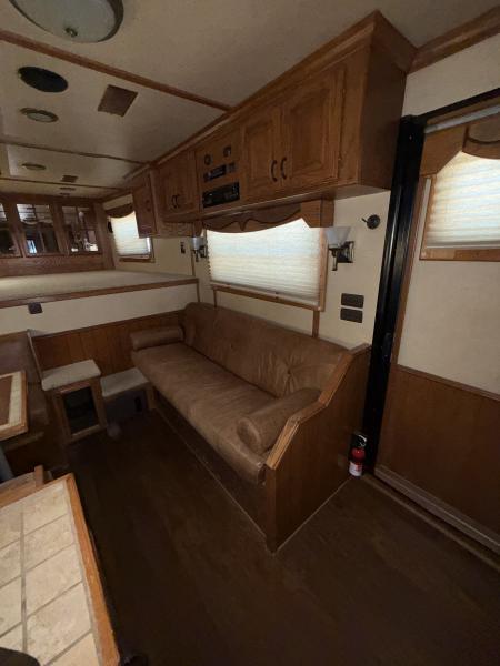 Used 2007 Bloomer THE EVOLUTION Horse Trailer
