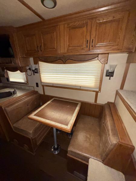 Used 2007 Bloomer THE EVOLUTION Horse Trailer