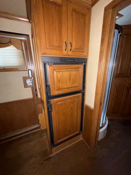 Used 2007 Bloomer THE EVOLUTION Horse Trailer