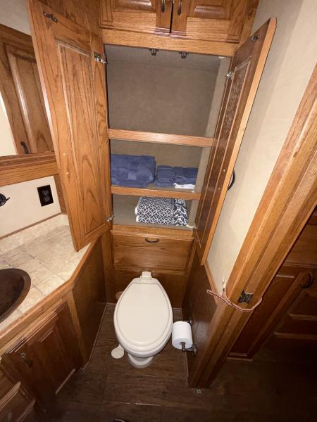 Used 2007 Bloomer THE EVOLUTION Horse Trailer