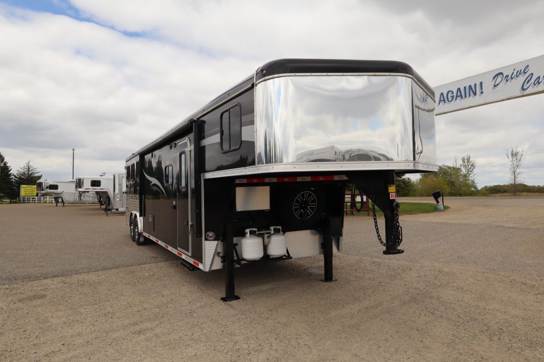Used 2017 Bison Trailers 3 Horse LQ Trailer