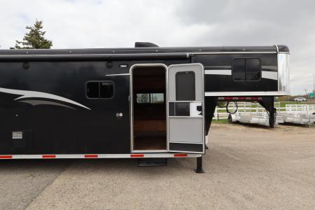 Used 2017 Bison Trailers 3 Horse LQ Trailer