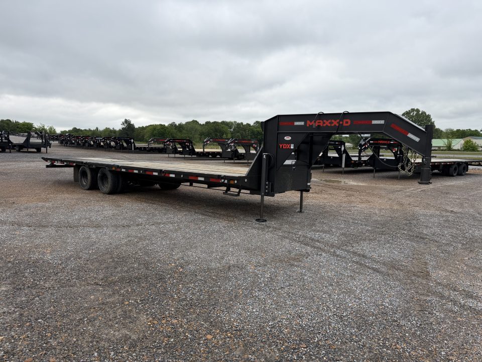 Used 2024 MAXXD 102" x 32' 25.9K HYD Dove Gooseneck Trailer