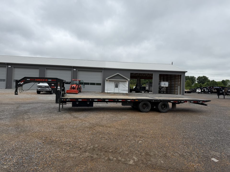 Used 2024 MAXXD 102" x 32' 25.9K HYD Dove Gooseneck Trailer