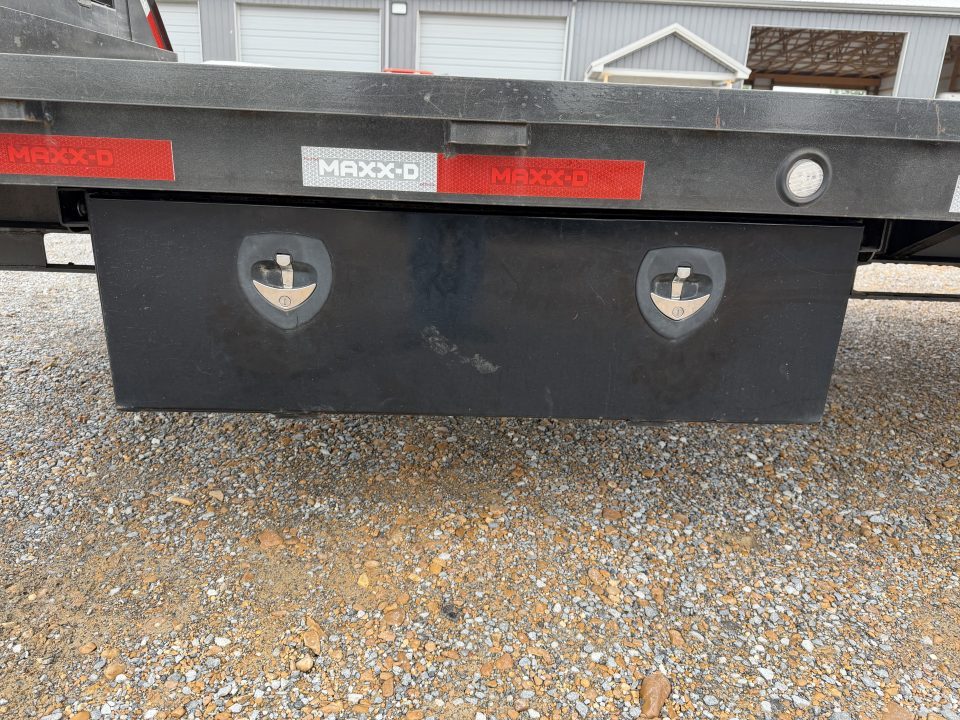 Used 2024 MAXXD 102" x 32' 25.9K HYD Dove Gooseneck Trailer