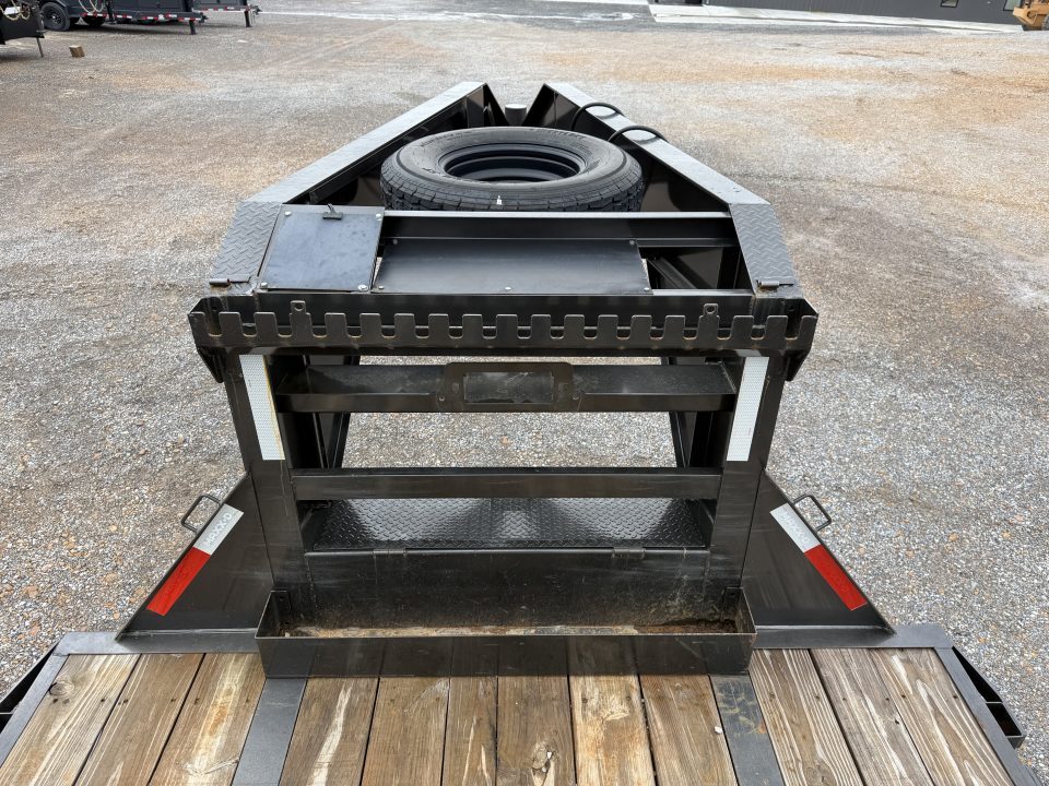 Used 2024 MAXXD 102" x 32' 25.9K HYD Dove Gooseneck Trailer