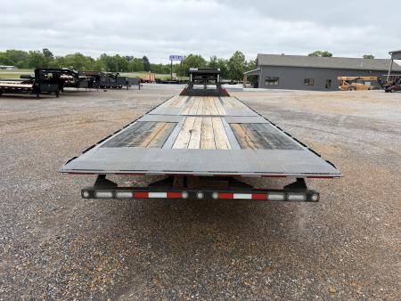 Used 2024 MAXXD 102" x 32' 25.9K HYD Dove Gooseneck Trailer