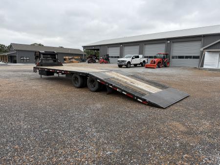 Used 2024 MAXXD 102" x 32' 25.9K HYD Dove Gooseneck Trailer