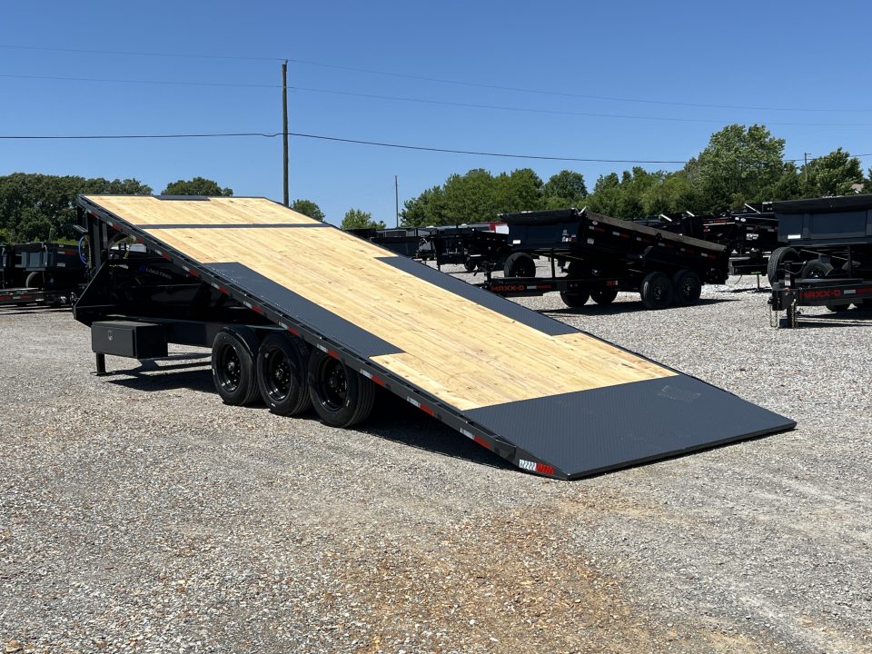 New 2026 Lamar Gooseneck Deckover Tilt | 102" x 26' 21K GVWR