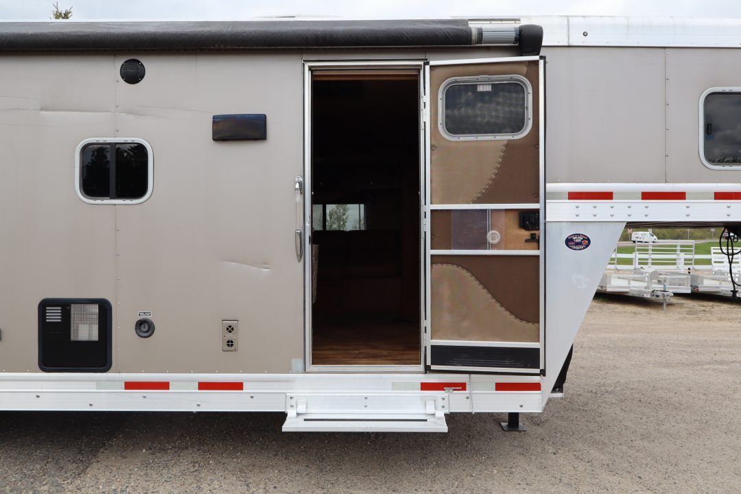 Used 2018 Sierra 3 Horse Trailer