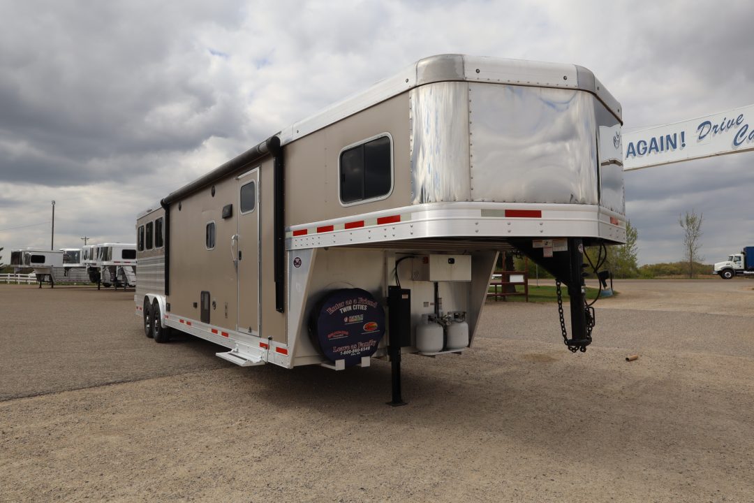 Used 2018 Sierra 3 Horse Trailer