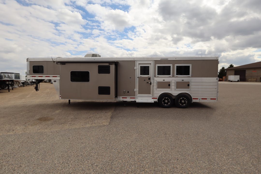Used 2018 Sierra 3 Horse Trailer
